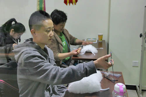 店鋪技術(shù)班第2期學員練習剪刀