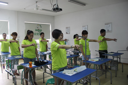 圣寵寵物美容學校25期:剪刀使用練習課程